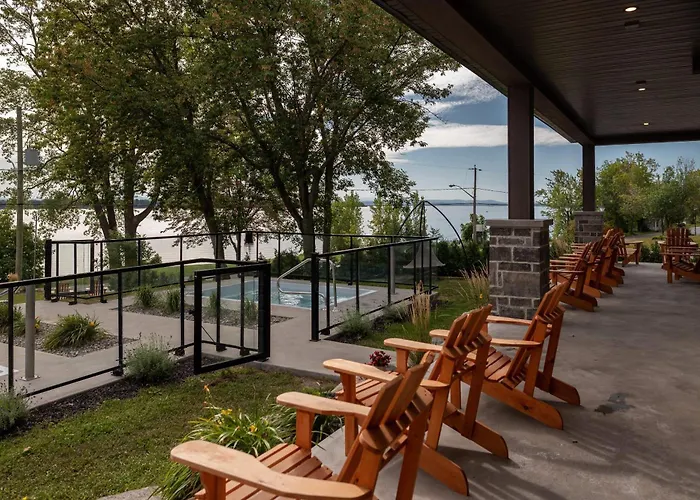 Hotel Du Lac Champlain, An Ascend Collection Hotel